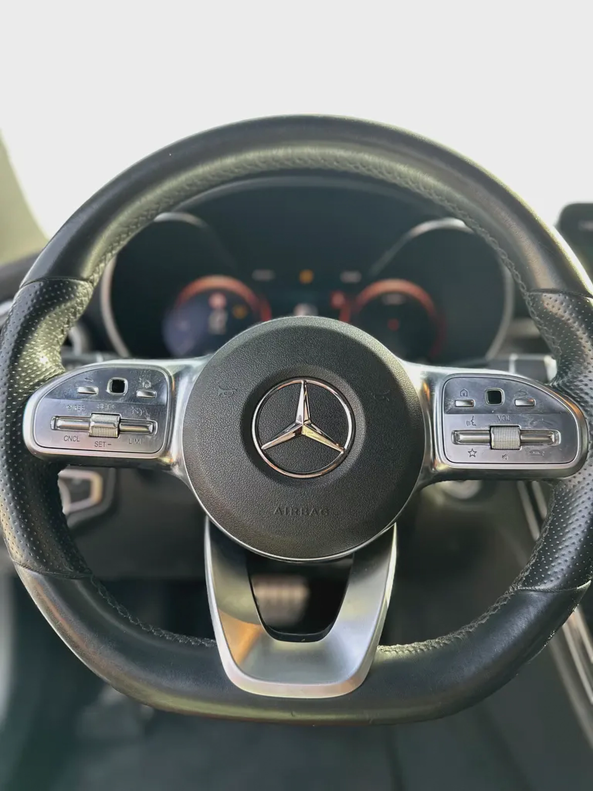 Mercedes-Benz C200 AMG Line | 2019 | GCC | 135,000 km | White / Burgundy-9-9