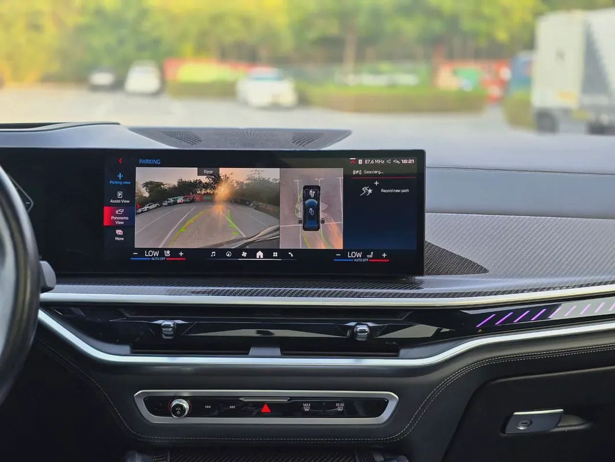 BMW X6 M60i 2023 | European Specs | Clean Title | Orginal Paint | Accident free | Perfect condition