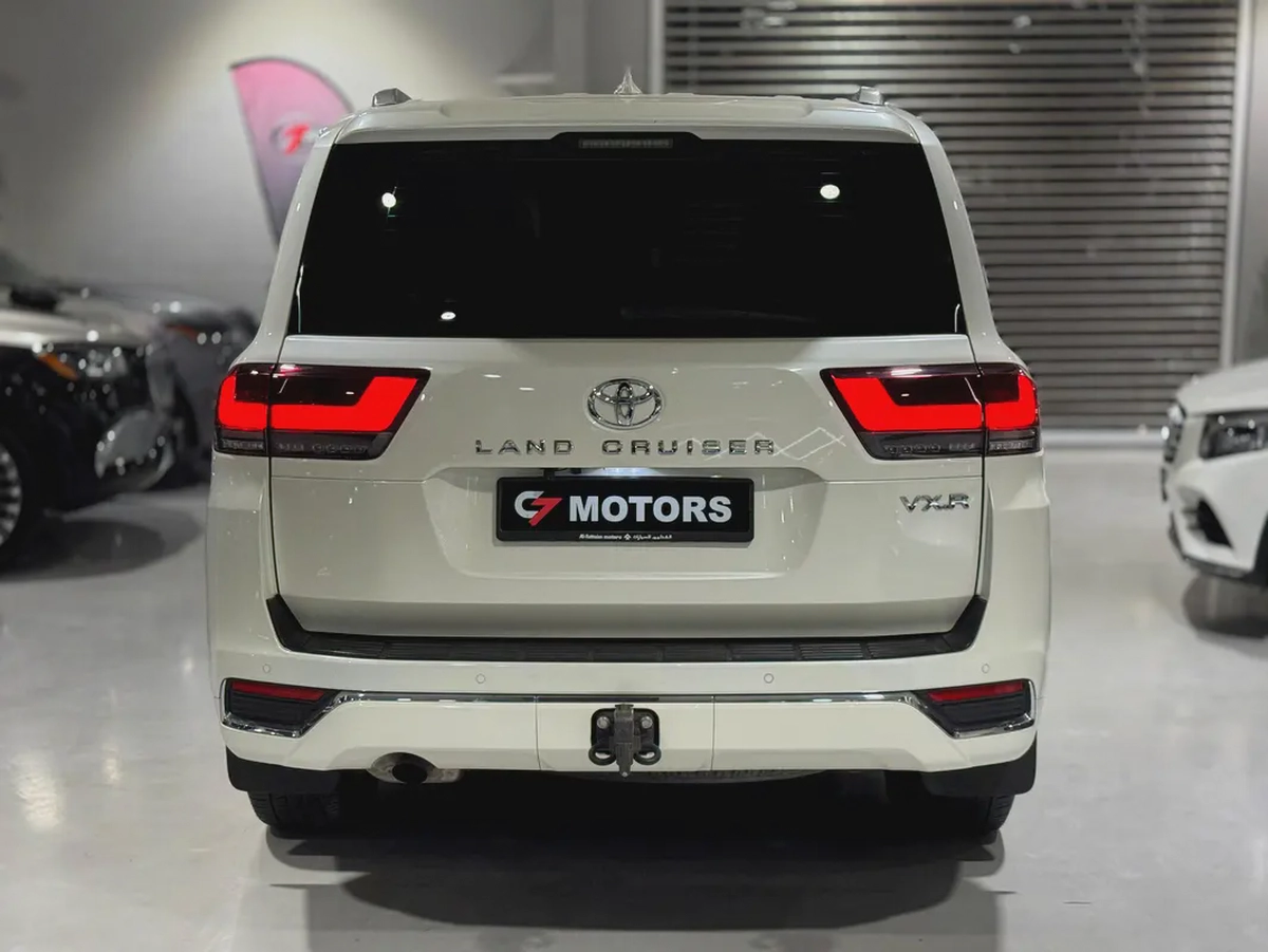 Toyota Land Cruiser VXR | 2023 | GCC Specs | Full Option | Low Mileage-3-3