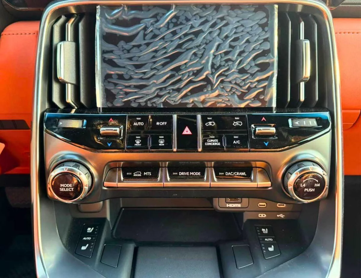Lexus LX700h VIP HYBRID || 3.5L V6 | RADAR | 360*CAMERA | SUNROOF | REAR ENTERTAINMENT SCREEN (CODE # L7V)-19-0