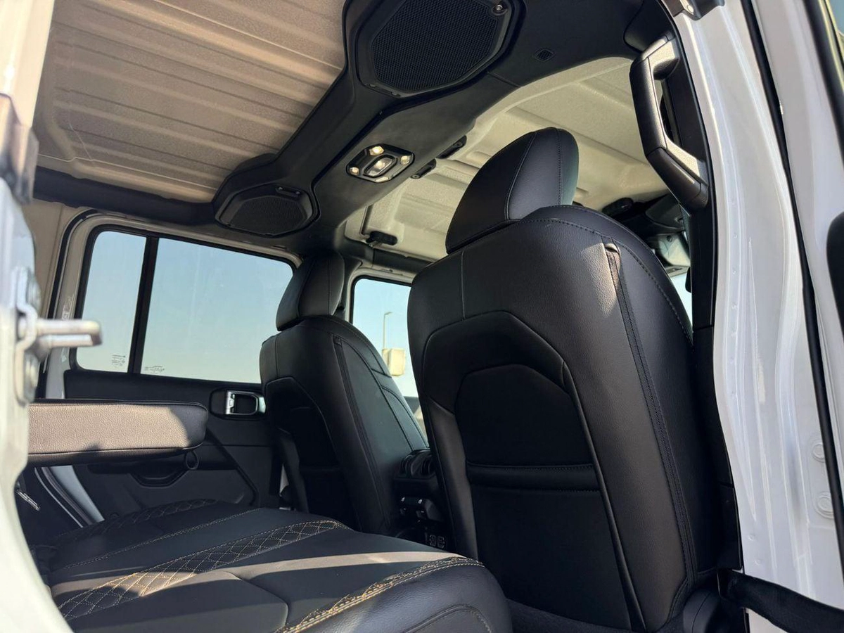 Jeep Wrangler Unlimited SAHARA 4XE Wrangler 4XE 2.0L Turbo PHEV 2023 UAE Price @ 143,000 AED-12-0