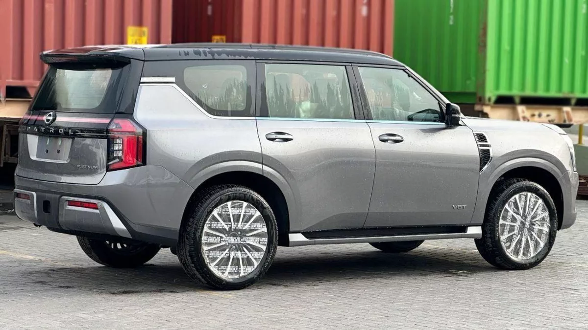 Nissan Patrol LE PLATINUM CITY PATROL PLATNUM LE FULL OPTION TWIN TURBO  ROOF BLACK 2026-3-0