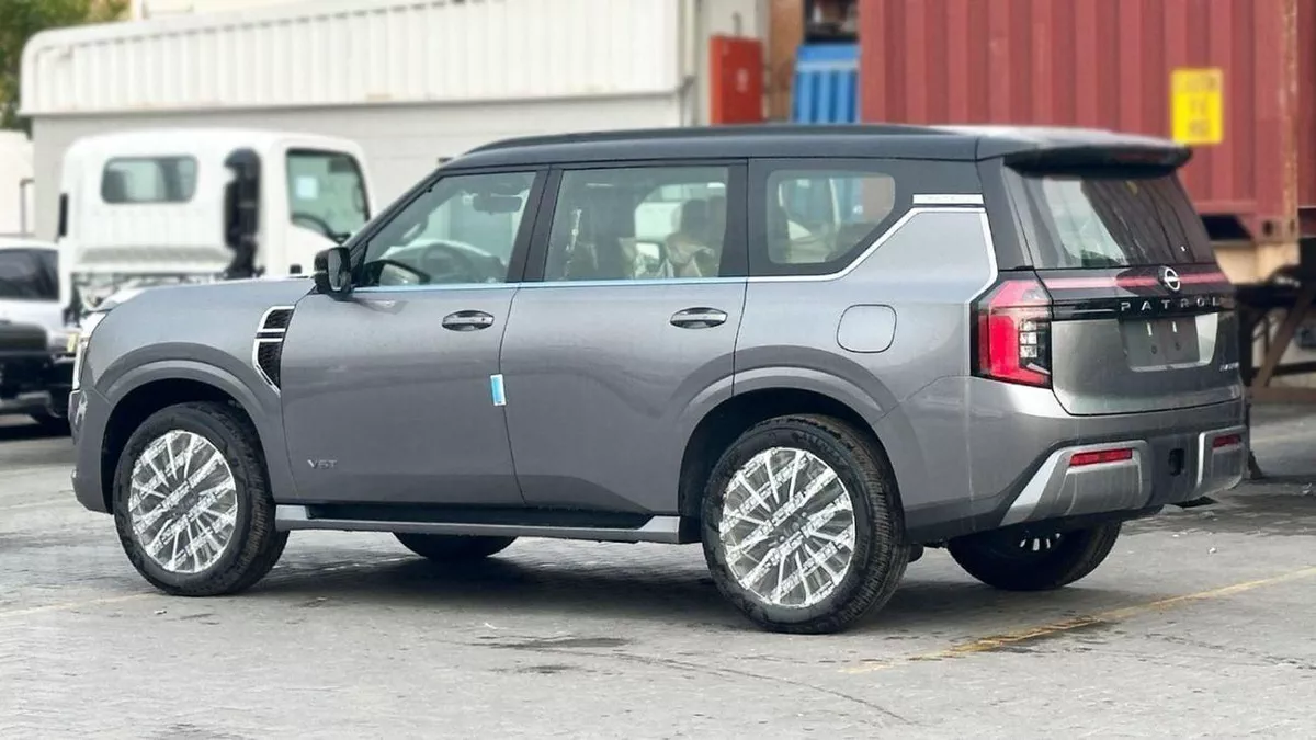 Nissan Patrol LE PLATINUM CITY PATROL PLATNUM LE FULL OPTION TWIN TURBO  ROOF BLACK 2026-5-0