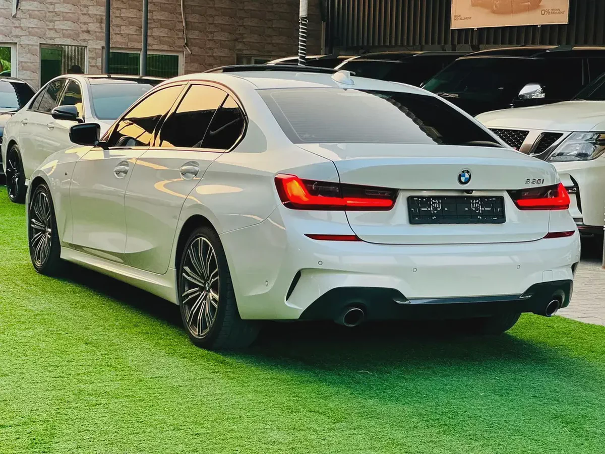 BMW 3-Series 330i 2020 GCC Specs - Excellent Condition-19-19