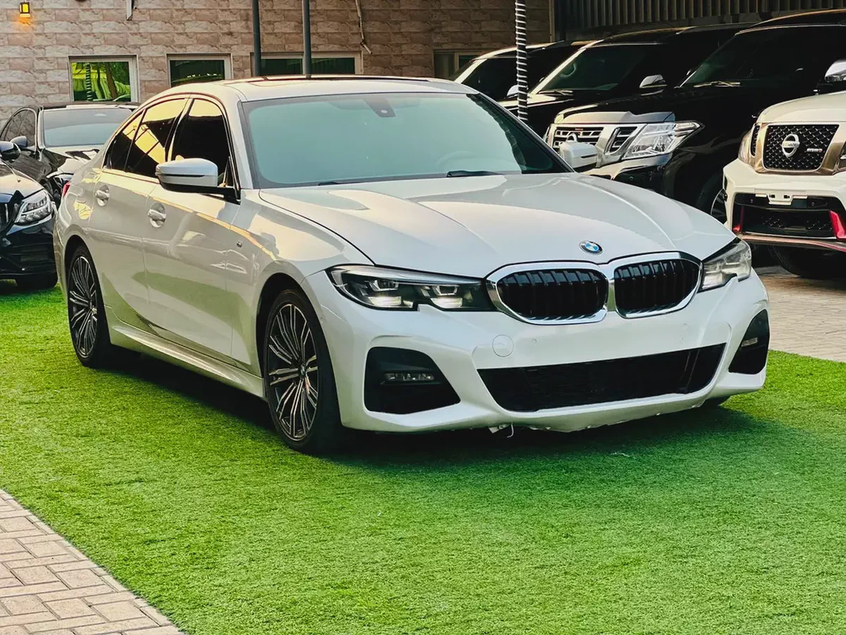 BMW 3-Series 330i 2020 GCC Specs - Excellent Condition-2-2