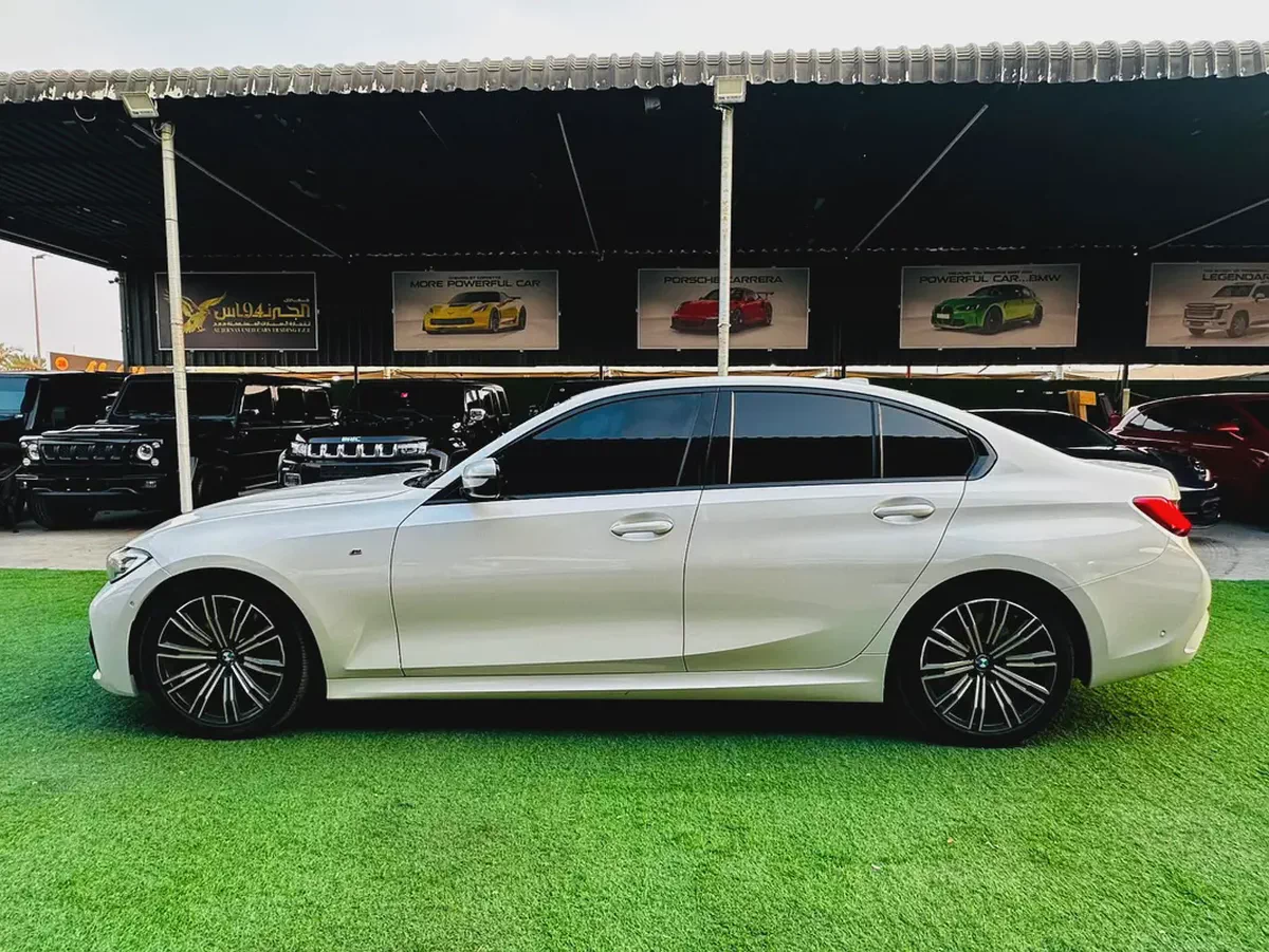 BMW 3-Series 330i 2020 GCC Specs - Excellent Condition-6-6