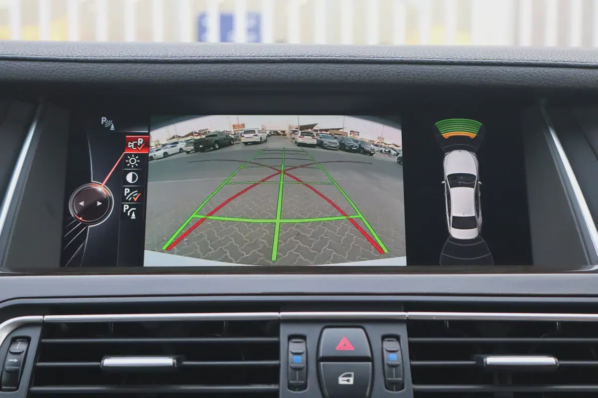 BMW 7-Series 740Li 2015 GCC Specs-10-10
