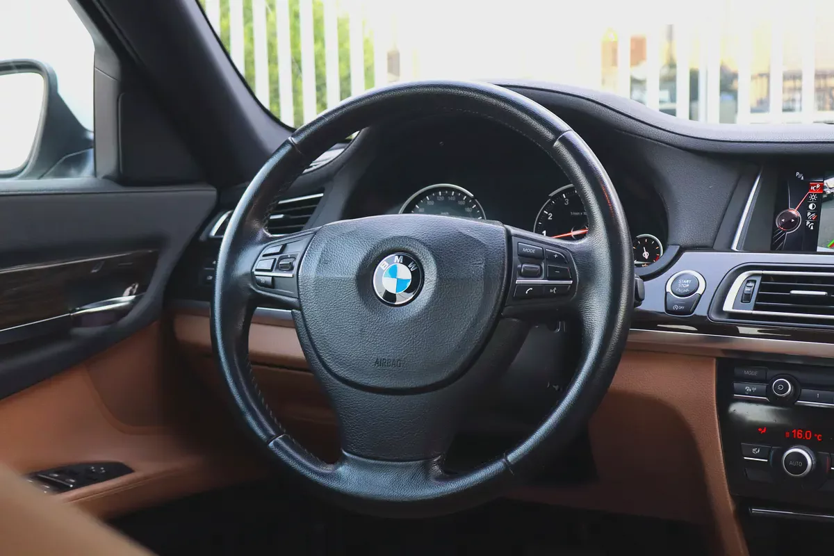 BMW 7-Series 740Li 2015 GCC Specs-12-12