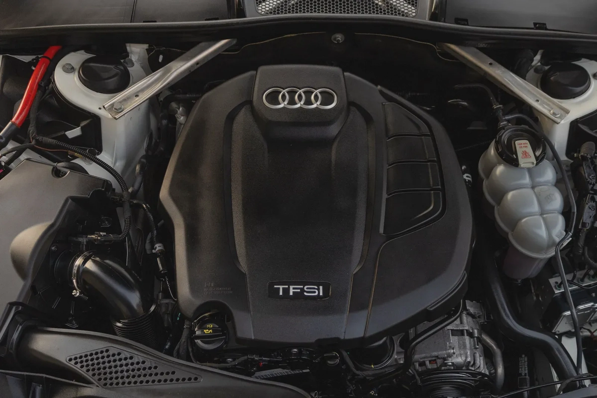 Audi A4 2023-5-5