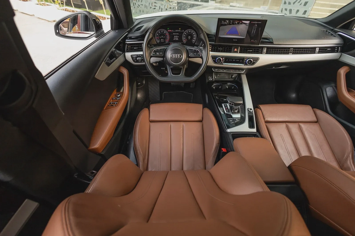 Audi A4 2023-9-9