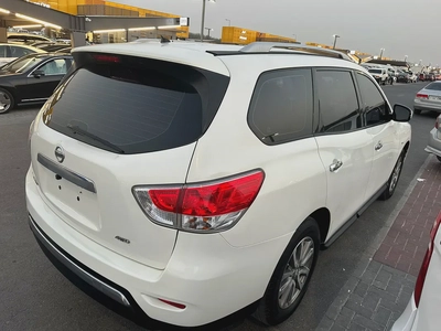 Nissan pathfinder 2013 white color GCC calen car-9