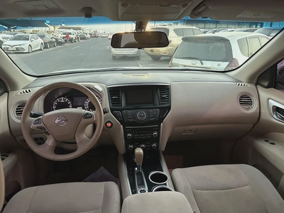 Nissan pathfinder 2013 white color GCC calen car-1
