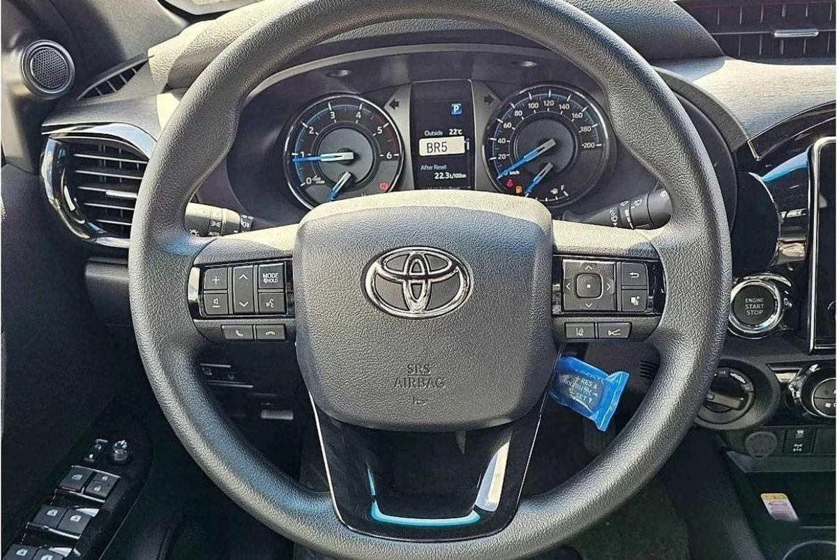Toyota Hilux ADVENTURE DC ADVENTURE 2.8D AT 4X4 MY2024-12-0