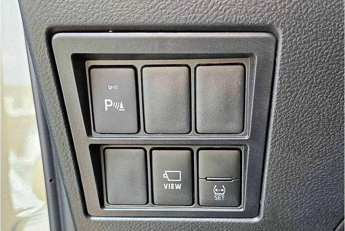 Toyota Hilux ADVENTURE DC ADVENTURE 2.8D AT 4X4 MY2024-14-0