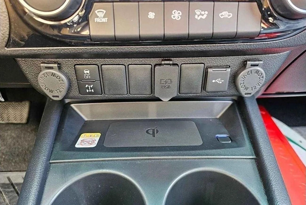 Toyota Hilux ADVENTURE DC ADVENTURE 2.8D AT 4X4 MY2024-8-0