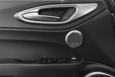 AED 1,992 / 60 months | 0% DP | 2022 Alfa Romeo Guilia Veloce / Full Service History-10