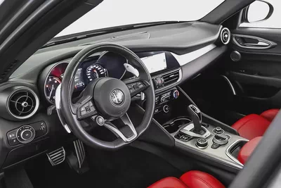 AED 1,992 / 60 months | 0% DP | 2022 Alfa Romeo Guilia Veloce / Full Service History-6