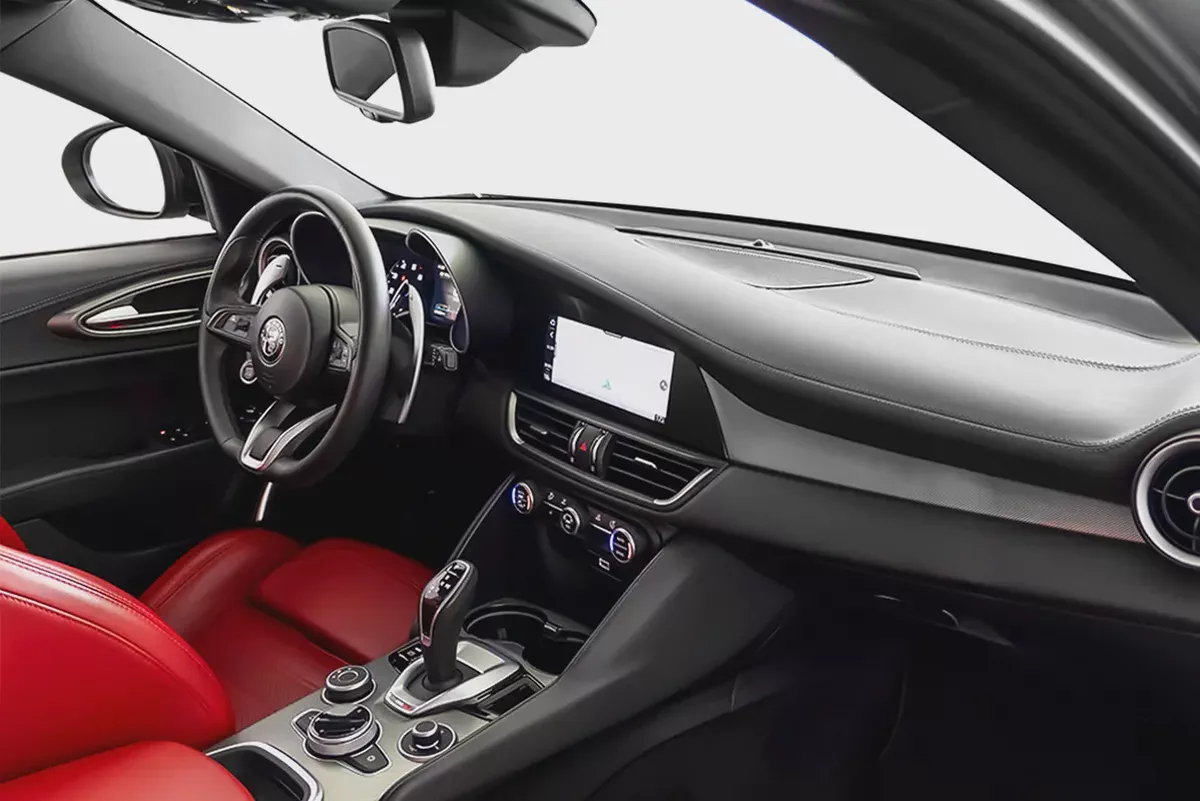 AED 1,992 / 60 months | 0% DP | 2022 Alfa Romeo Guilia Veloce / Full Service History-11-11