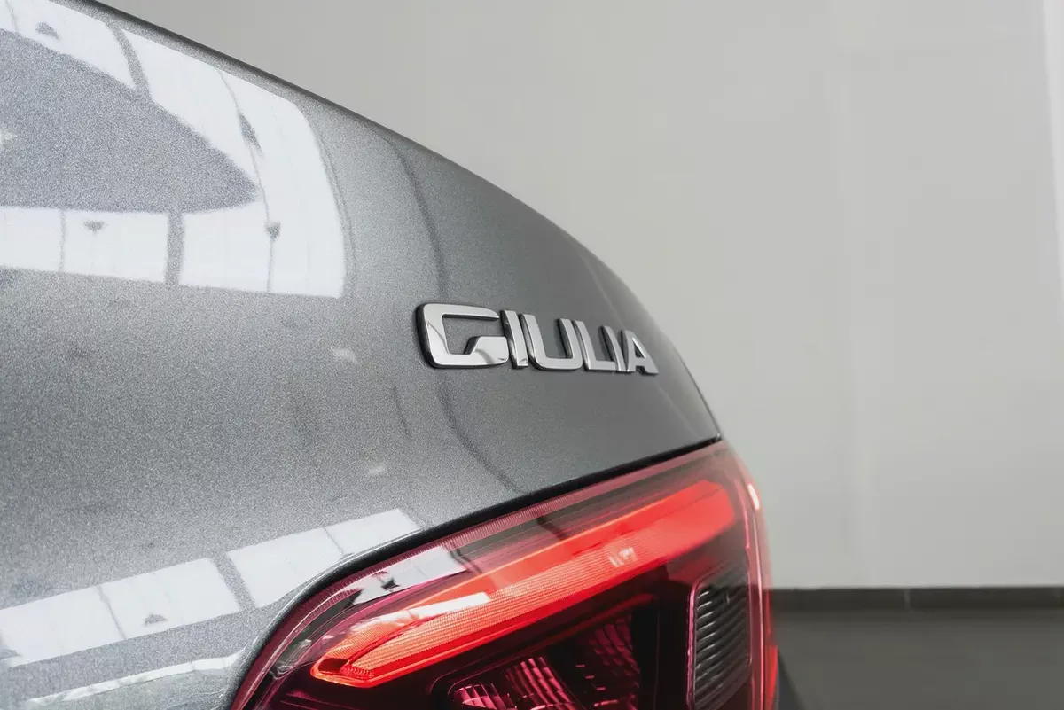 AED 1,992 / 60 months | 0% DP | 2022 Alfa Romeo Guilia Veloce / Full Service History-15-15