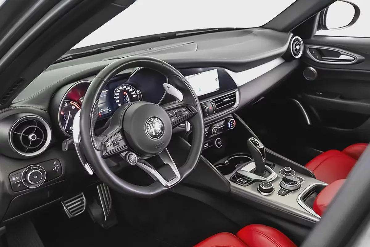 AED 1,992 / 60 months | 0% DP | 2022 Alfa Romeo Guilia Veloce / Full Service History-6-6