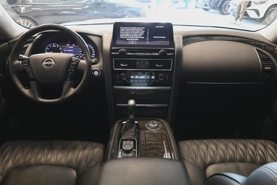 Nissan Patrol LE Platinum City 2024 GCC Specs-44000km-Under warranty  service-Pristine conditio-10