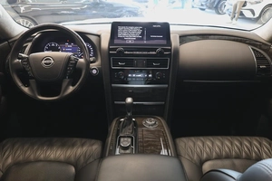 Nissan Patrol LE Platinum City 2024 GCC Specs-44000km-Under warranty  service-Pristine conditio