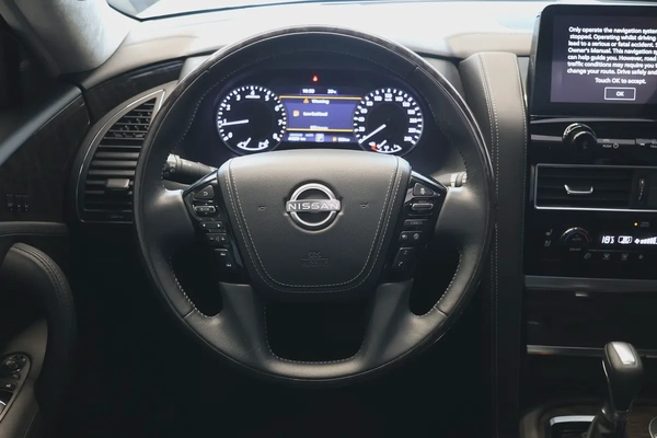 Nissan Patrol LE Platinum City 2024 GCC Specs-44000km-Under warranty  service-Pristine conditio