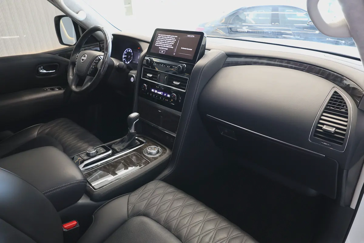 Nissan Patrol LE Platinum City 2024 GCC Specs-44000km-Under warranty service-Pristine conditio-14-14