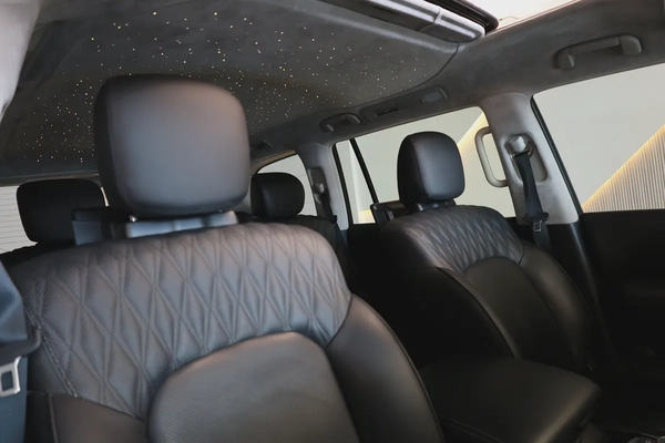 Nissan Patrol LE Platinum City 2024 GCC Specs-44000km-Under warranty  service-Pristine conditio