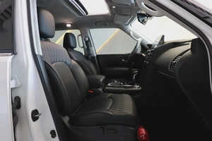 Nissan Patrol LE Platinum City 2024 GCC Specs-44000km-Under warranty  service-Pristine conditio