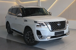 Nissan Patrol LE Platinum City 2024 GCC Specs-44000km-Under warranty  service-Pristine conditio
