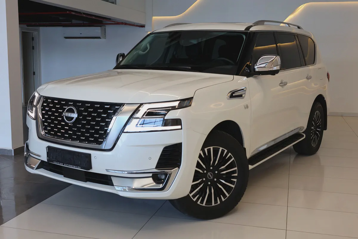 Nissan Patrol LE Platinum City 2024 GCC Specs-44000km-Under warranty service-Pristine conditio-1-1