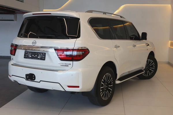 Nissan Patrol LE Platinum City 2024 GCC Specs-44000km-Under warranty  service-Pristine conditio
