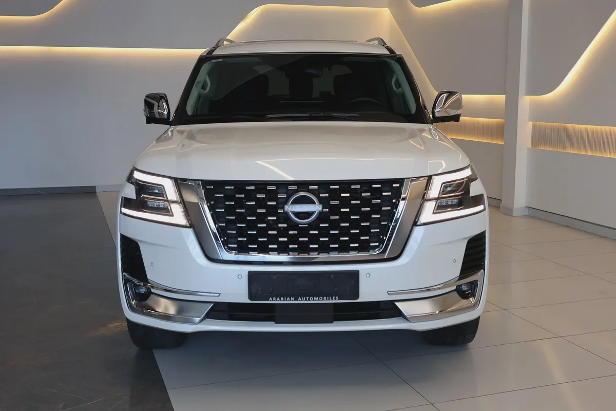 Nissan Patrol LE Platinum City 2024 GCC Specs-44000km-Under warranty service-Pristine conditio-4-4