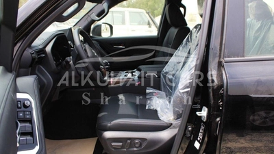 Toyota Land Cruiser LC300 GXR 4.0P AT  MY2025 – BLACK-12