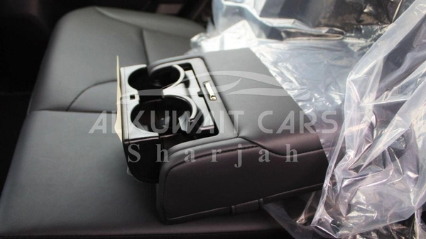 Toyota Land Cruiser LC300 GXR 4.0P AT  MY2025 – BLACK