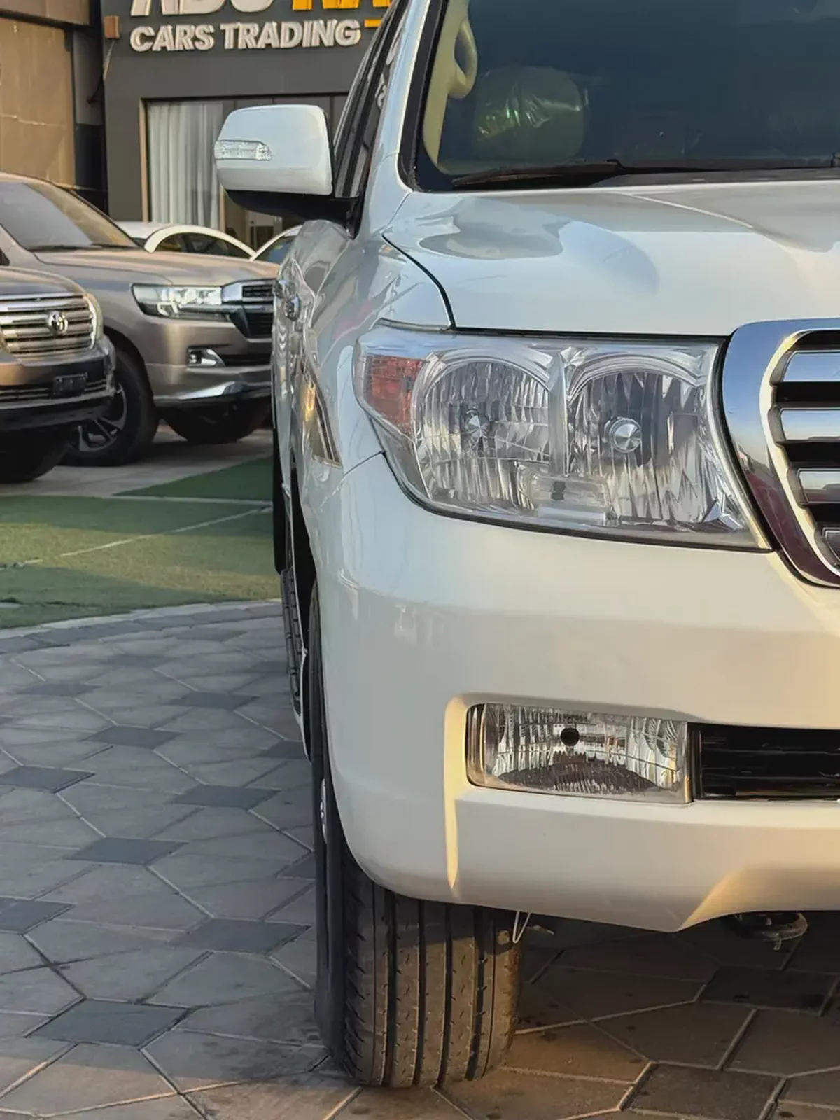 TOYOTA LAND CRUISER 2010 — GXR V8-3-3