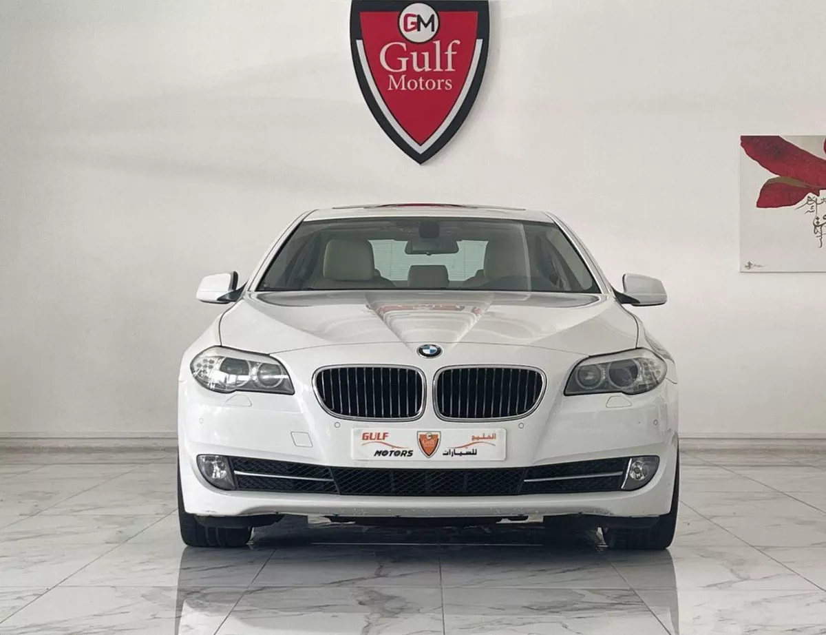BMW 528i EXECUTIVE 3L-6CYL 240HP JAPANESE SPECIFICATION-1-0