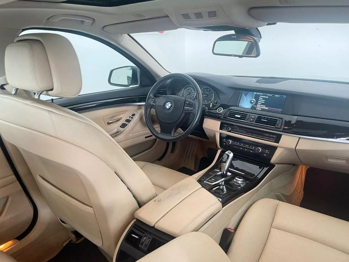 BMW 528i EXECUTIVE 3L-6CYL 240HP JAPANESE SPECIFICATION-6-0