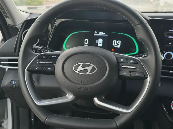 760/- AED EMI 2025 Hyundai Elantra Elite Edition - Chinese Specs UnderWarranty + Service Contract