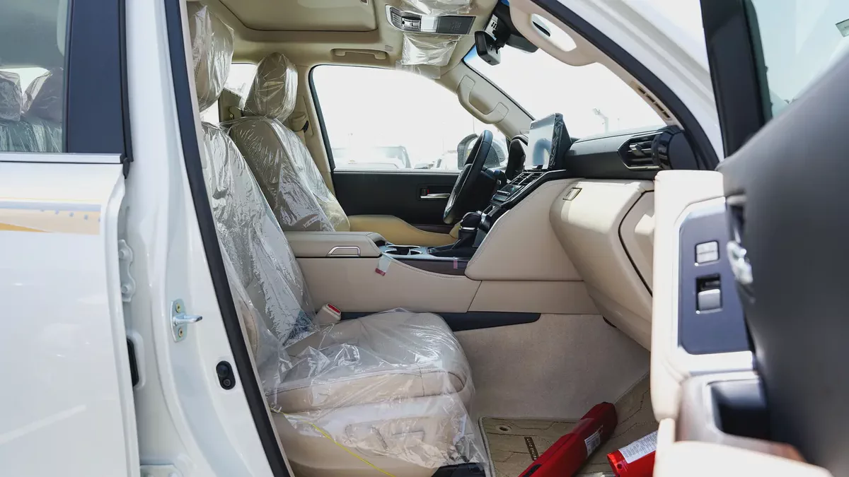 Brand New Toyota Land Cruiser VXR 4.0  2026 | GCC Specs | Zero Mileage-11-11