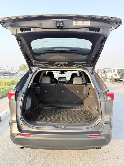 Toyota RAV4 XLE 2023-19