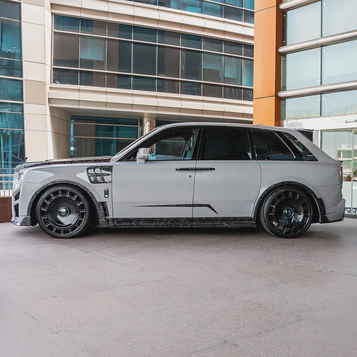 2025  ROLLS ROYCE CULLINAN MANSORY BRAND NEW-2-2