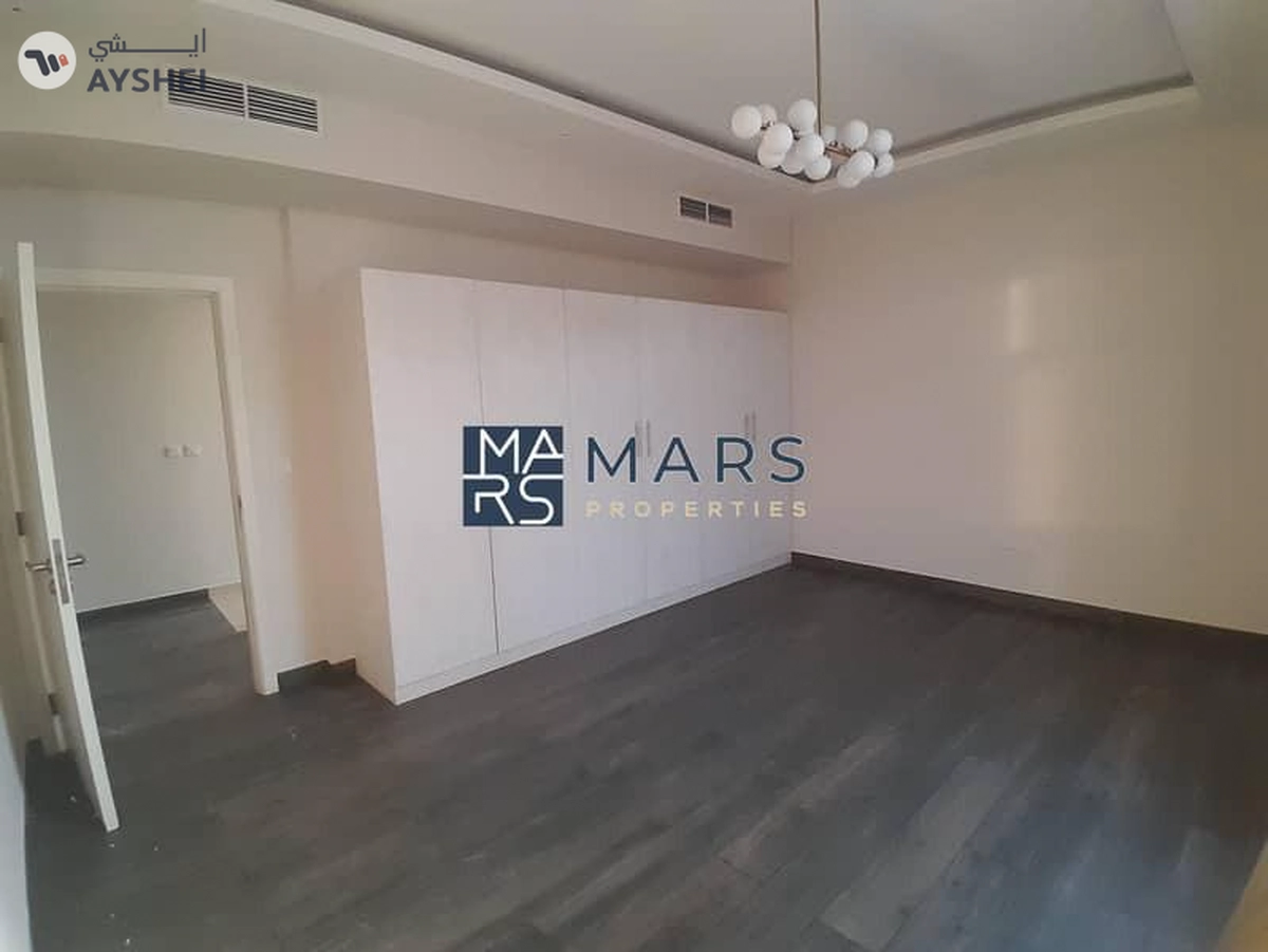 Lavish luxury | Specious | 4bhk | greatest garden | zero serives charge