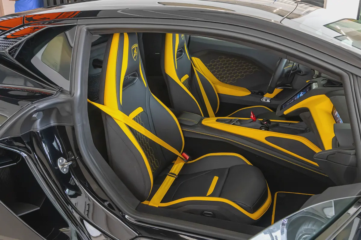 Lamborghini Temerario | 2027 | HPEV | 920 HP | AWD | Black / Yellow & Black Interior-11-11