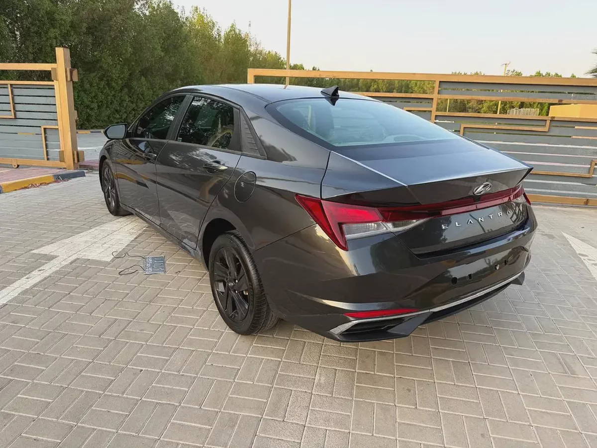 2022 Hyundai Elantra GT Sport American Specs-2-2