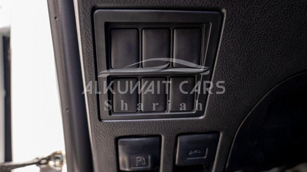 Toyota Hilux TOYOTA HILUX DC 2.7P MT 4X4 P.WINDOW MY2023