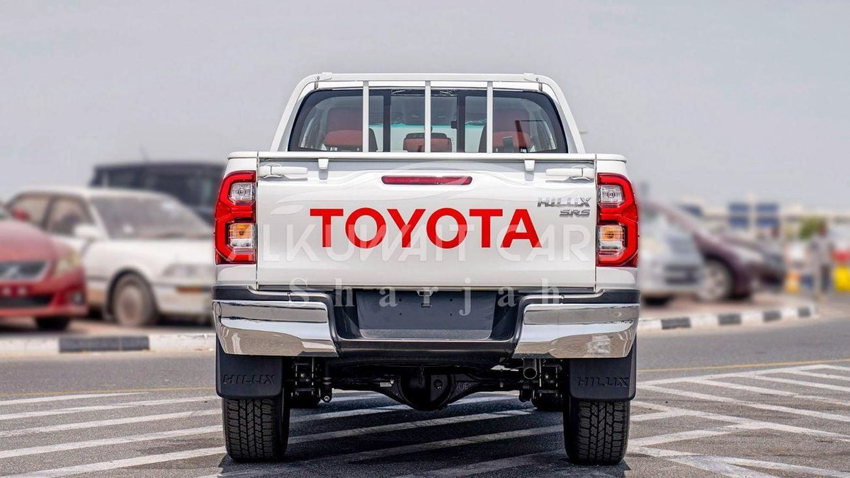 Toyota Hilux TOYOTA HILUX DC 2.7P MT 4X4 P.WINDOW MY2023-4-0