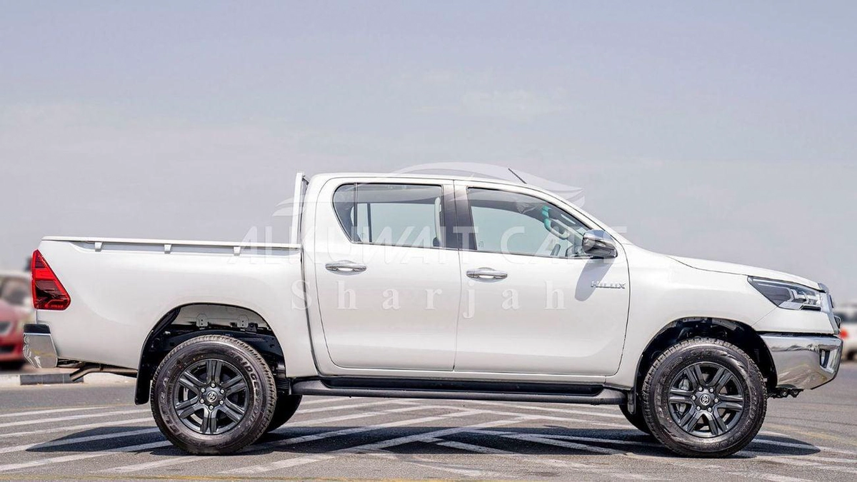 Toyota Hilux TOYOTA HILUX DC 2.7P MT 4X4 P.WINDOW MY2023-6-0