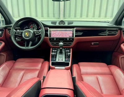 Exclusive offer | Original Paint | GCC specs | Full Porsche Service History | Porsche Warranty 2028-16